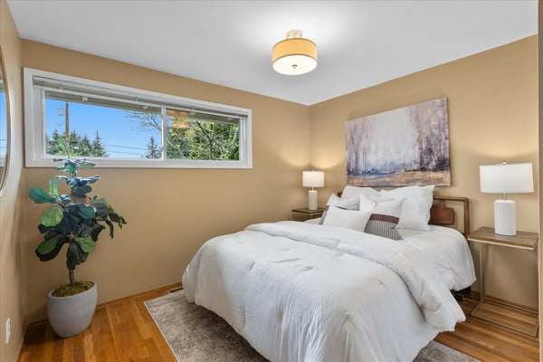 16010 SE 5th St, Bellevue, WA