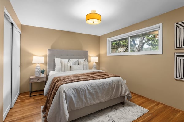 16010 SE 5th St, Bellevue, WA