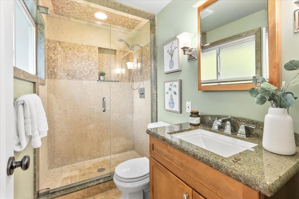 16010 SE 5th St, Bellevue, WA