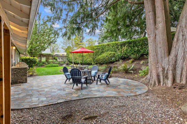 16010 SE 5th St, Bellevue, WA