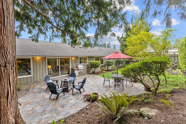 16010 SE 5th St, Bellevue, WA