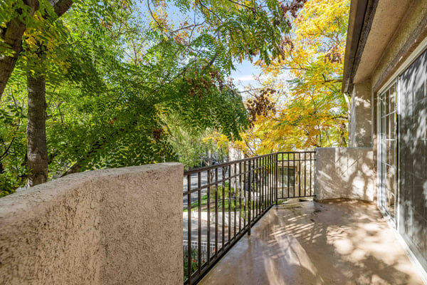 24143 Del Monte Drive, #284, Valencia, CA