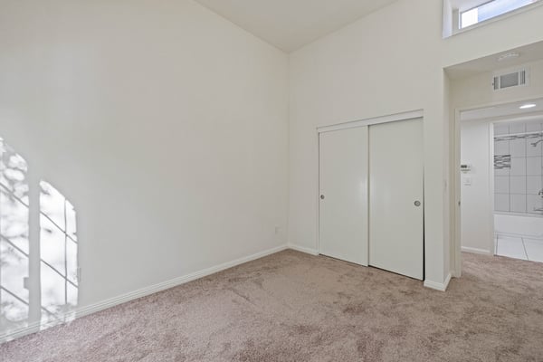 24143 Del Monte Drive, #284, Valencia, CA
