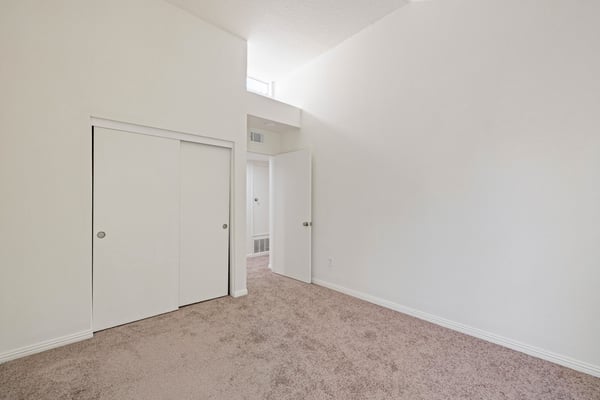24143 Del Monte Drive, #284, Valencia, CA