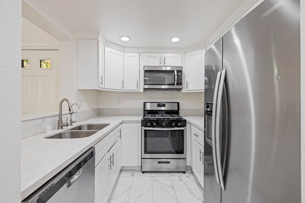 24143 Del Monte Drive, #284, Valencia, CA