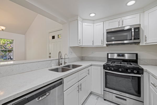 24143 Del Monte Drive, #284, Valencia, CA
