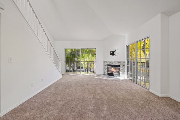 24143 Del Monte Drive, #284, Valencia, CA