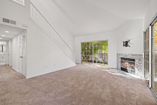 24143 Del Monte Drive, #284, Valencia, CA
