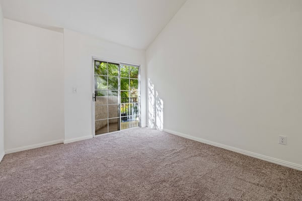 24143 Del Monte Drive, #284, Valencia, CA