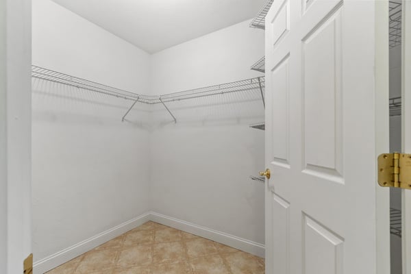 20 Victoria Dr, Leicester, MA