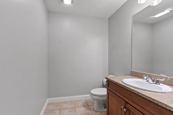 20 Victoria Dr, Leicester, MA