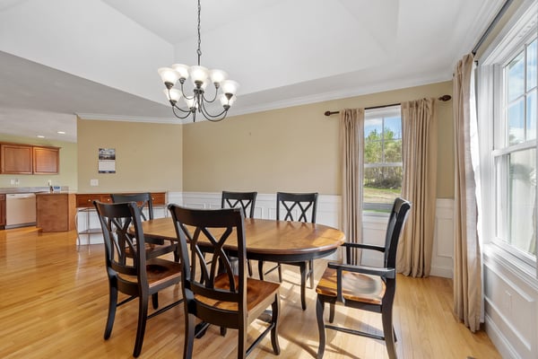 20 Victoria Dr, Leicester, MA