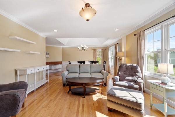 20 Victoria Dr, Leicester, MA