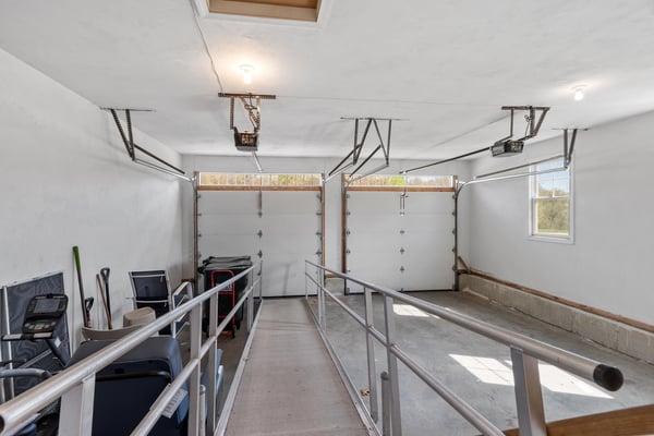 20 Victoria Dr, Leicester, MA