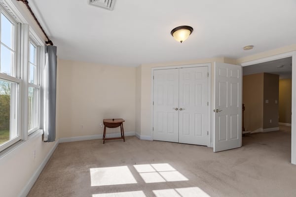 20 Victoria Dr, Leicester, MA