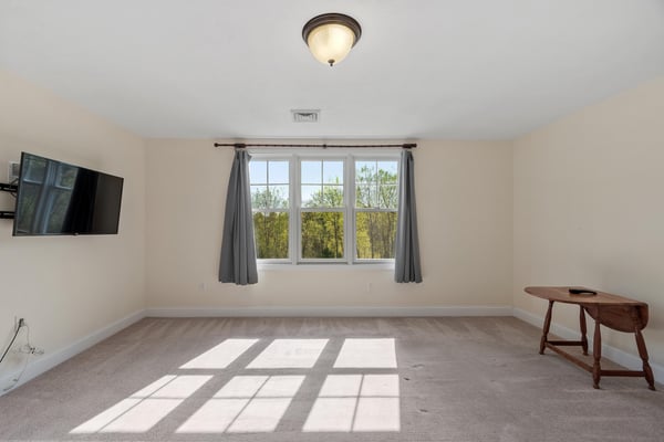 20 Victoria Dr, Leicester, MA