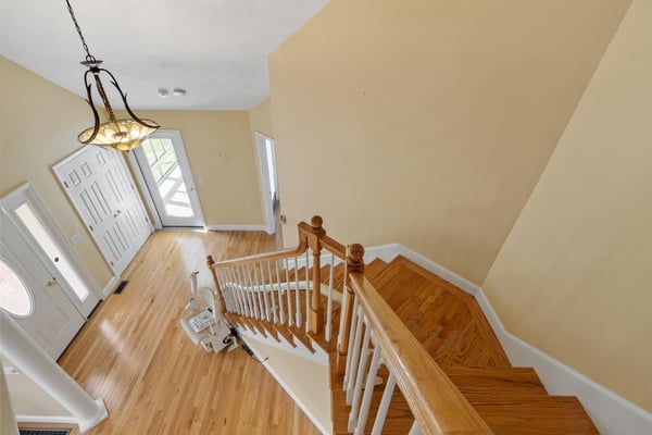 20 Victoria Dr, Leicester, MA