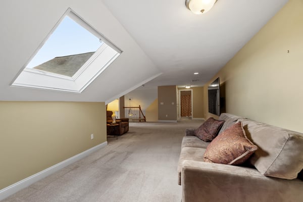 20 Victoria Dr, Leicester, MA