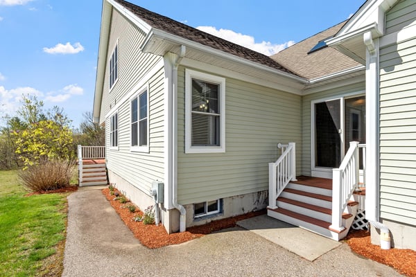 20 Victoria Dr, Leicester, MA