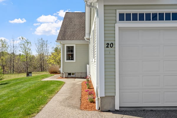 20 Victoria Dr, Leicester, MA