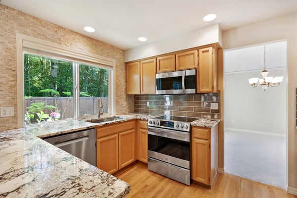 7115 NE 167th St, Kenmore, WA
