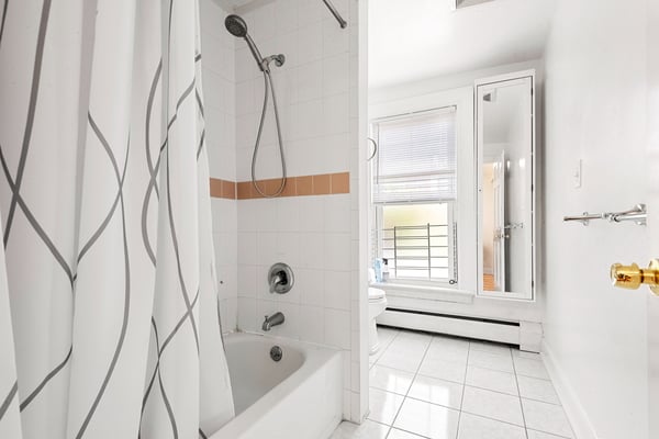 Rental Unit Second Full Bath