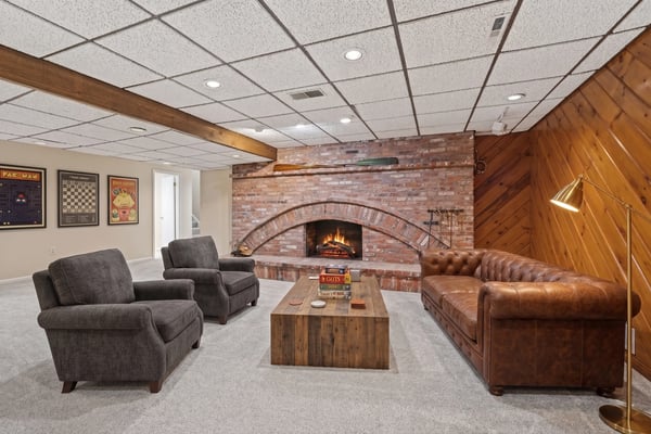 609 Lincoln Road, Bradford Woods, PA