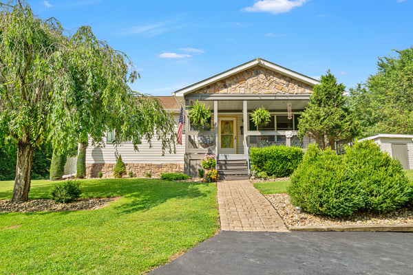 160 Cain Road, Clinton, PA