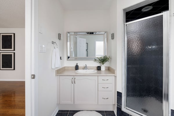 55 Dylan St, Vaughan, ON