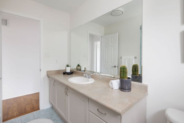 55 Dylan St, Vaughan, ON