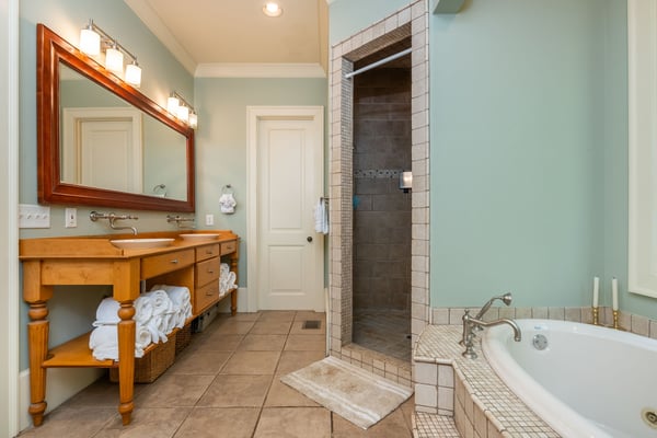 360 Kent Road, Roswell, GA