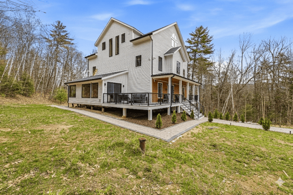 3579 US Route 3, Thornton, NH