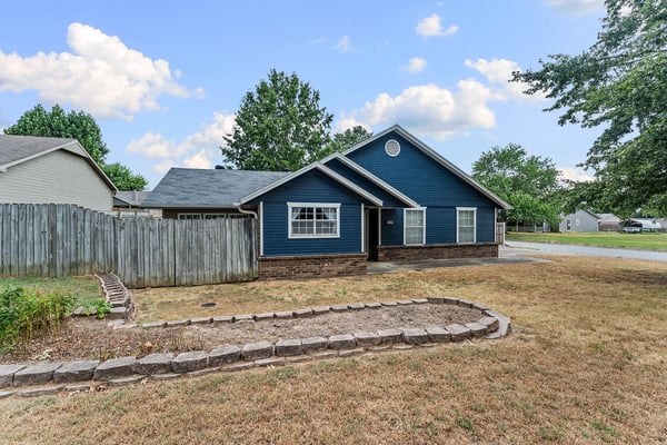 1600 S 26th Pl, Rogers, AR