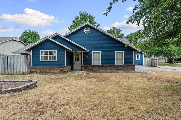 1600 S 26th Pl, Rogers, AR