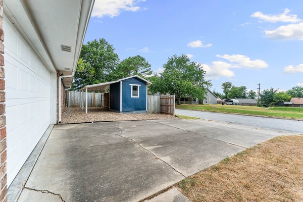 1600 S 26th Pl, Rogers, AR