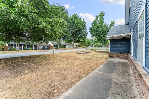 1600 S 26th Pl, Rogers, AR