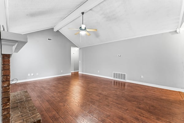 1600 S 26th Pl, Rogers, AR