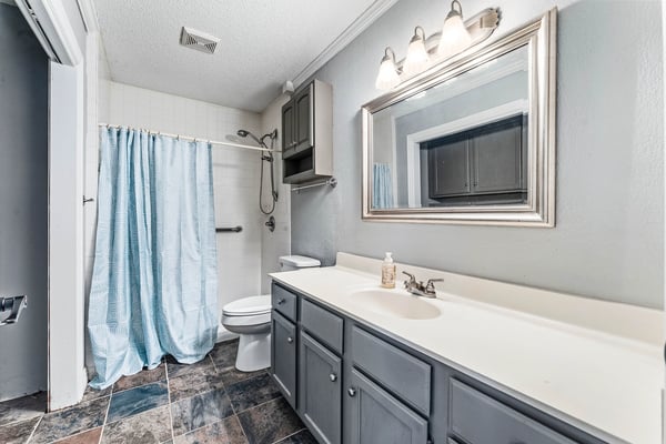 1600 S 26th Pl, Rogers, AR