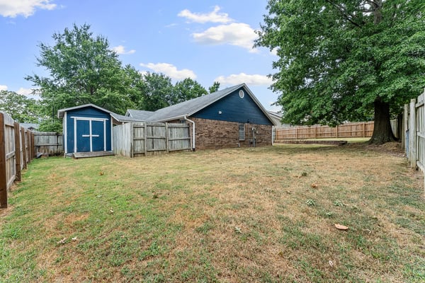 1600 S 26th Pl, Rogers, AR