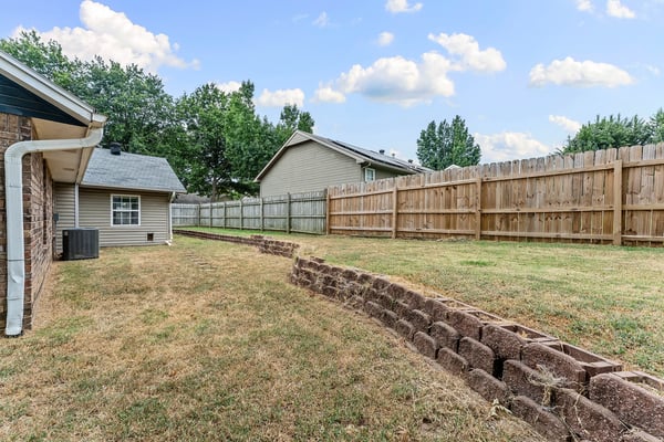 1600 S 26th Pl, Rogers, AR