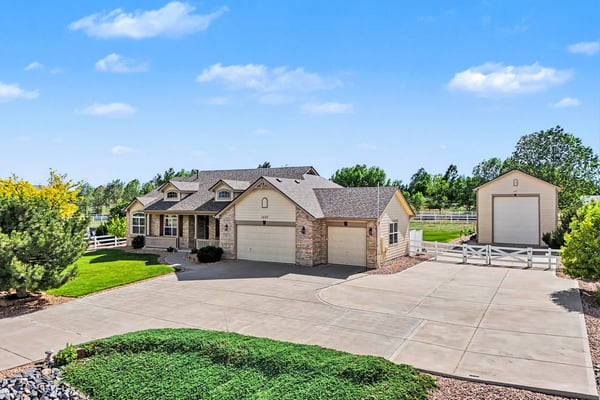 Country Property on ONE ACRE