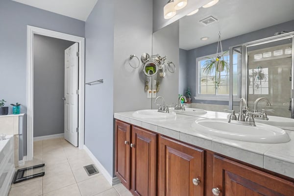 5155 W Quincy Avenue, L104, Denver, CO