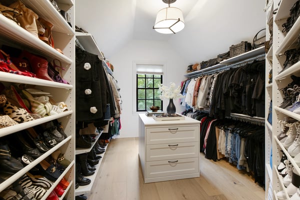 2975 Woodvale Court, Alpharetta, GA