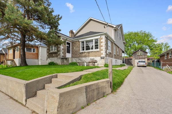 601 Pharmacy Ave., Scarborough, ON