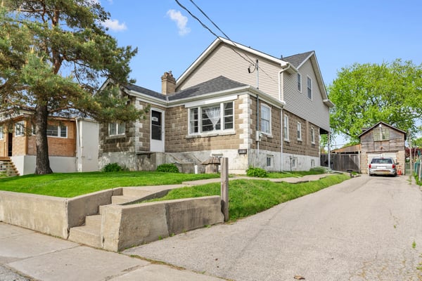 601 Pharmacy Ave., Scarborough, ON