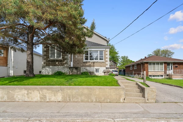 601 Pharmacy Ave., Scarborough, ON