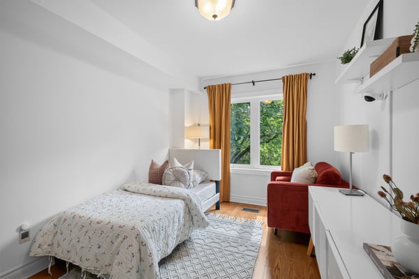 722F Kingston Rd., Toronto, ON
