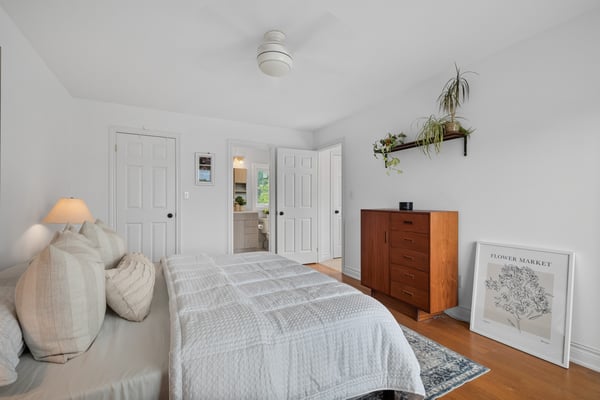 722F Kingston Rd., Toronto, ON