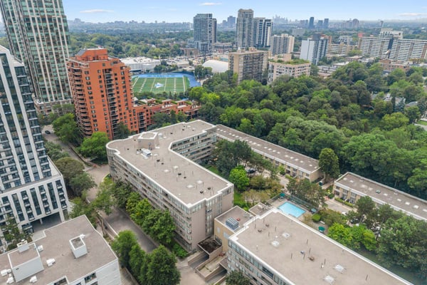 108-18 Lower Village Gate, Toronto, ON