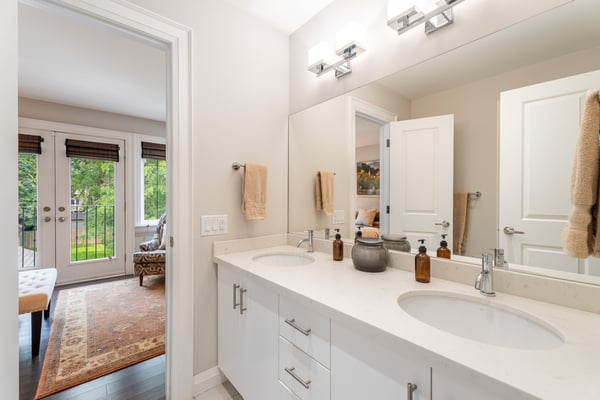 192 Erskine Ave., Toronto, ON